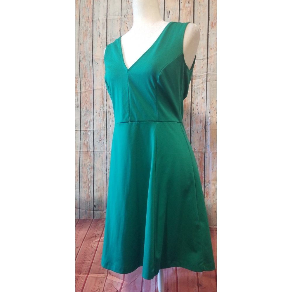 H&M V-Neck Sleeveless Dress Size M